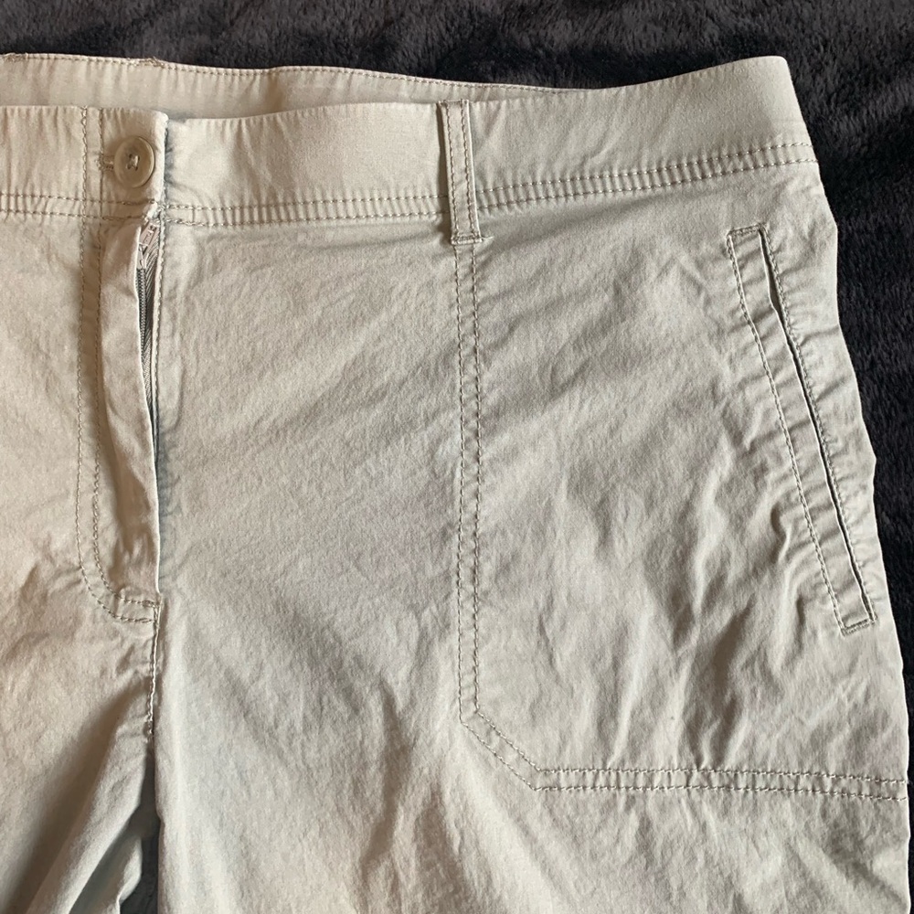 Chico’s stretchy crisp cotton shorts 16 - Picture 7 of 7